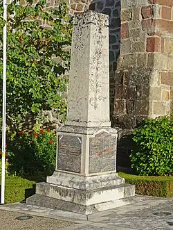 Le monument aux morts.