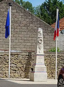 Le monument aux morts.