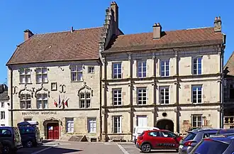Maison du Bailli (XVe siècle) et hôtel Pusel (XVIe siècle).