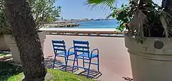 Chaise Bleue Tordo, Ville de Cannes.