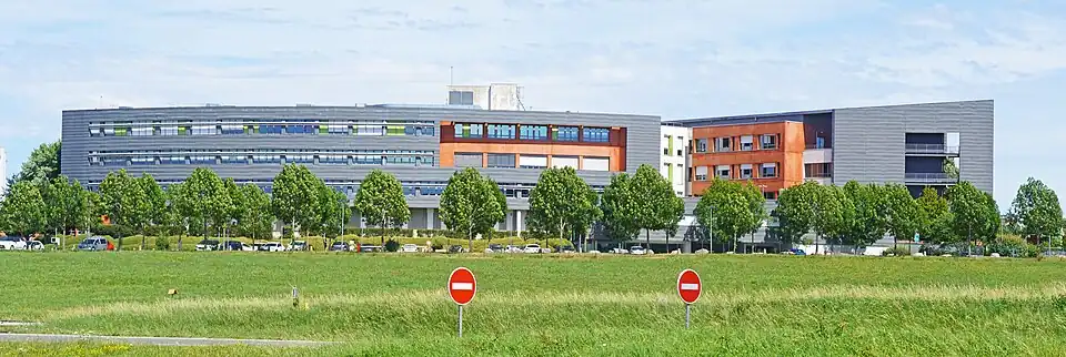 Façade ouest, hôpital de jour.