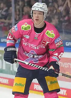 Description de l'image 2023-10-29 Eisbären Berlin gegen Straubing Tigers (Deutsche Eishockey-Liga 2023-24) by Sandro Halank–116.jpg.