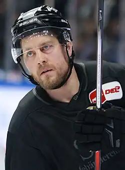 Description de l'image 2025-04-21 Eisbären Berlin gegen Kölner Haie (Deutsche Eishockey-Liga 2024-25) by Sandro Halank–025.jpg.