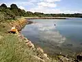 Le littoral le long de la rive nord de l'anse de Penn Foull.