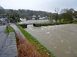 L'Aulne en crue au niveau du « Pont du Roy » (7 février 2014).