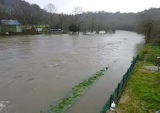L'Aulne en crue juste en aval du « Pont du Roy » (7 février 2014).