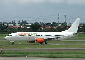 PK-KKW, le Boeing 737-400 impliqué dans l'accident, ici photographié en mars 2006