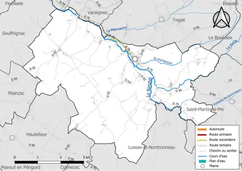 Carte en couleur présentant le réseau hydrographique de la commune