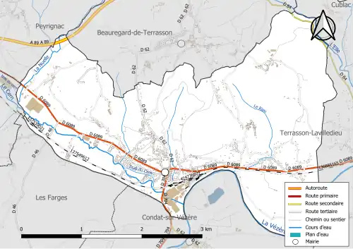 Carte en couleur présentant le réseau hydrographique de la commune