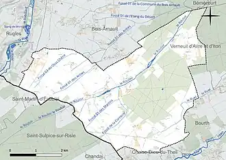 Carte en couleur présentant le réseau hydrographique de la commune