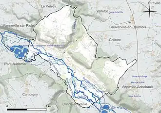 Carte en couleur présentant le réseau hydrographique de la commune