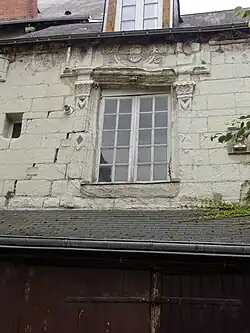 Aile sud, baie de gauche.