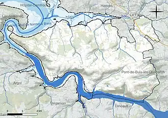 Carte en couleur présentant le réseau hydrographique de la commune