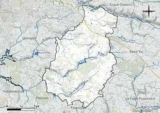 Carte en couleur présentant le réseau hydrographique de la commune
