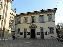 on y voit l'entrée du conservatoire de Milan