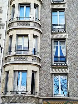 No&nbsp;27 bis : bow-window.