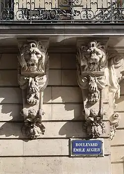 Lions sculptés au no&nbsp;2.