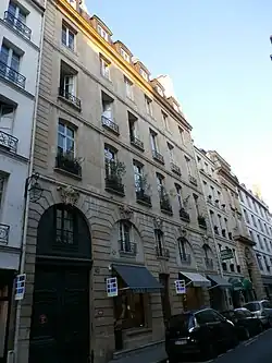 Façade du no&nbsp;30 rue de Lille.