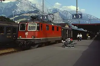 CFF Re 4/4 II en gare (1988)