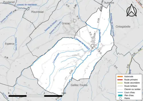 Carte en couleur présentant le réseau hydrographique de la commune