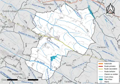 Carte en couleur présentant le réseau hydrographique de la commune