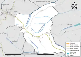Carte en couleur présentant le réseau hydrographique de la commune