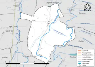 Carte en couleur présentant le réseau hydrographique de la commune