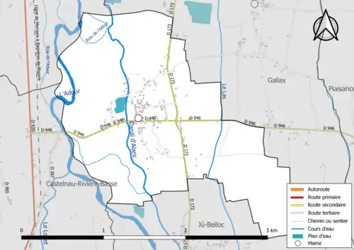 Carte en couleur présentant le réseau hydrographique de la commune