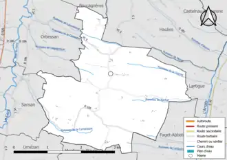 Carte en couleur présentant le réseau hydrographique de la commune