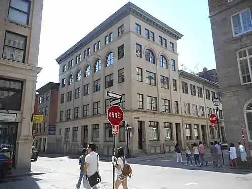 Description de l'image 350-352 rue Le Moyne - 01.jpg.