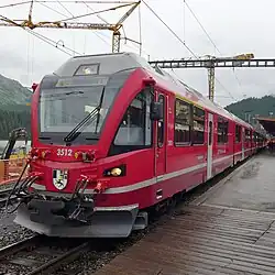 Automotrice RhB ABe 8/12 «&nbsp;Allegra&nbsp;» en tête d'un train Regio pour Tirano.
