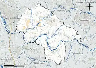 Carte en couleur présentant le réseau hydrographique de la commune
