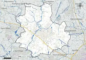 Carte en couleur présentant le réseau hydrographique de la commune