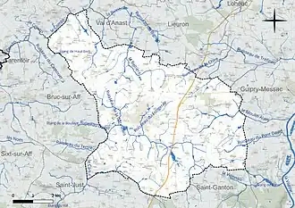 Carte en couleur présentant le réseau hydrographique de la commune