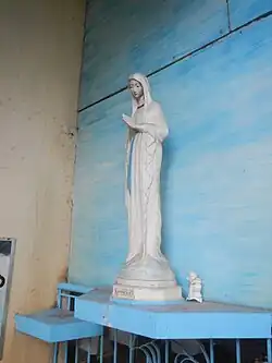 Statue de Notre-Dame de Banneux, chapelle du centre de soin Mère Ignatia, Caloocan, Corée du Sud.