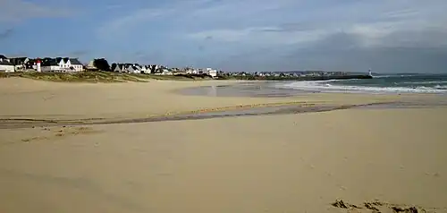 La plage de Landrevet-Le Pouldu à cheval sur les anciennes communes d'Esquibien et Audierne.