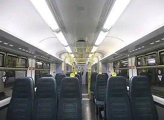 L'intérieur d'une voiture MSO de Southern ; la disposition des sièges est 3x2