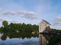 La Mayenne et le moulin.