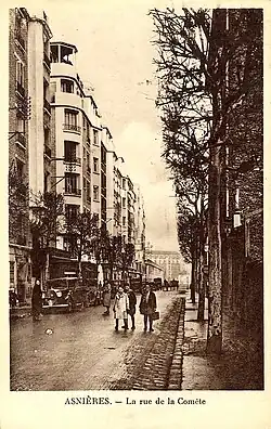 milieu de la rue de la comète