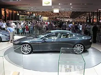 Présentation de l'Aston Martin Rapide en 2006.