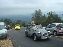 Caravane au mont Bouquet lors de la 4e étape .