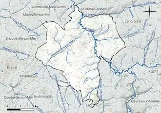 Carte en couleur présentant le réseau hydrographique de la commune