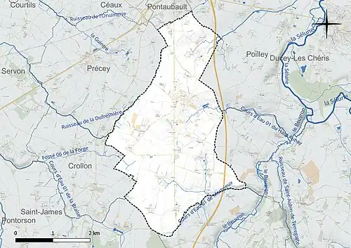 Carte en couleur présentant le réseau hydrographique de la commune