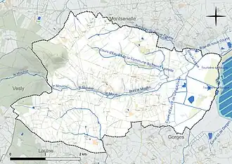Carte en couleur présentant le réseau hydrographique de la commune