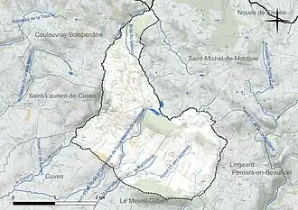 Carte en couleur présentant le réseau hydrographique de la commune