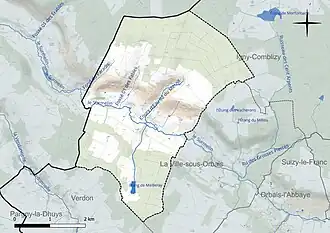 Carte en couleur présentant le réseau hydrographique de la commune