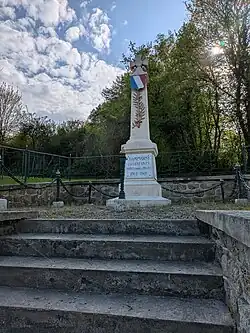 Le monument aux morts.