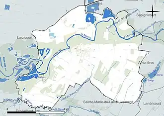 Carte en couleur présentant le réseau hydrographique de la commune
