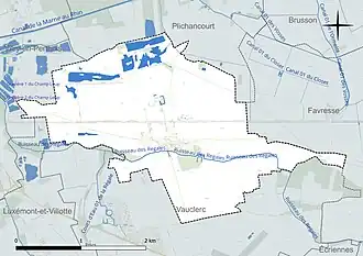 Carte en couleur présentant le réseau hydrographique de la commune