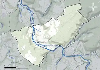 Carte en couleur présentant le réseau hydrographique de la commune